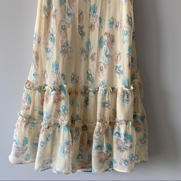 ☁️ Dreamy vintage floral tiered midi dress - Picture 2 of 8